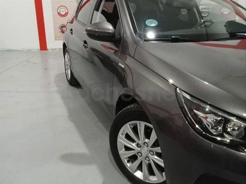 Usado Peugeot 308 Allure 110 CV (80 kW) 2019 Gris / plata Berlina