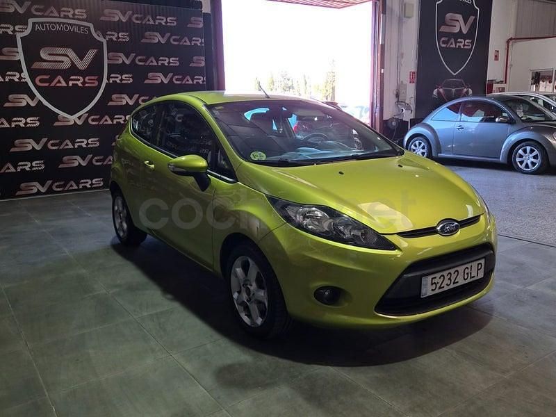 Usado Ford Fiesta Trend 68 CV (50 kW) 2009 Verde Utilitario