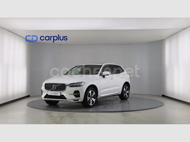 Crystal white metalizado Usado 2023 Volvo XC60 Plus SUV | 48.790 € (Caro) - Imagen 1/4