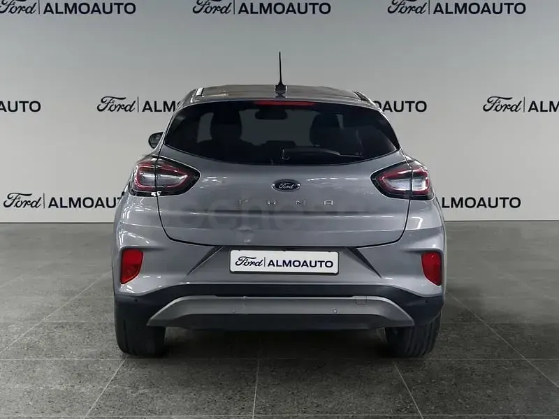 Usado Ford Puma Titanium 125 CV (91 kW) 2024 Gris / plata SUV