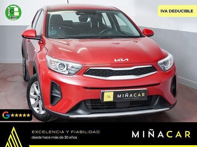 Usado Kia Stonic 99 CV (72 kW) 2022 Rojo SUV