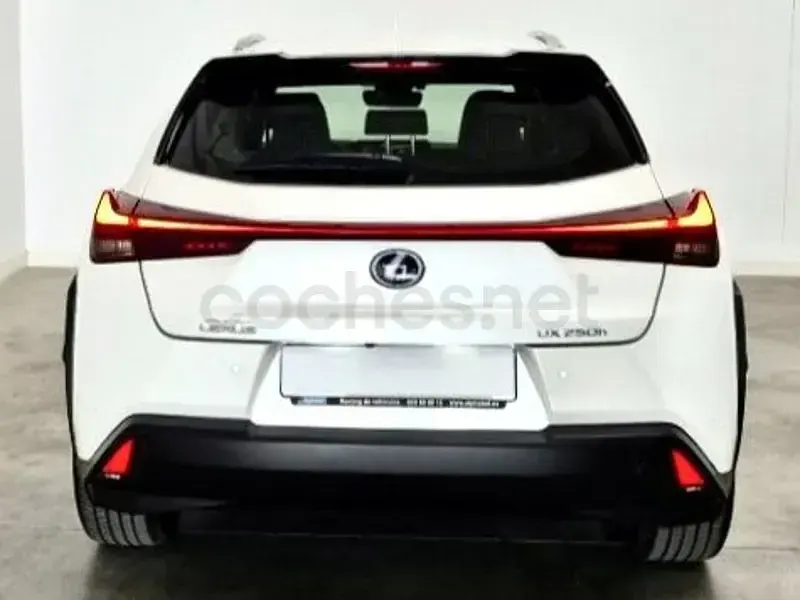 Usado Lexus UX 184 CV (135 kW) 2021 Blanco SUV