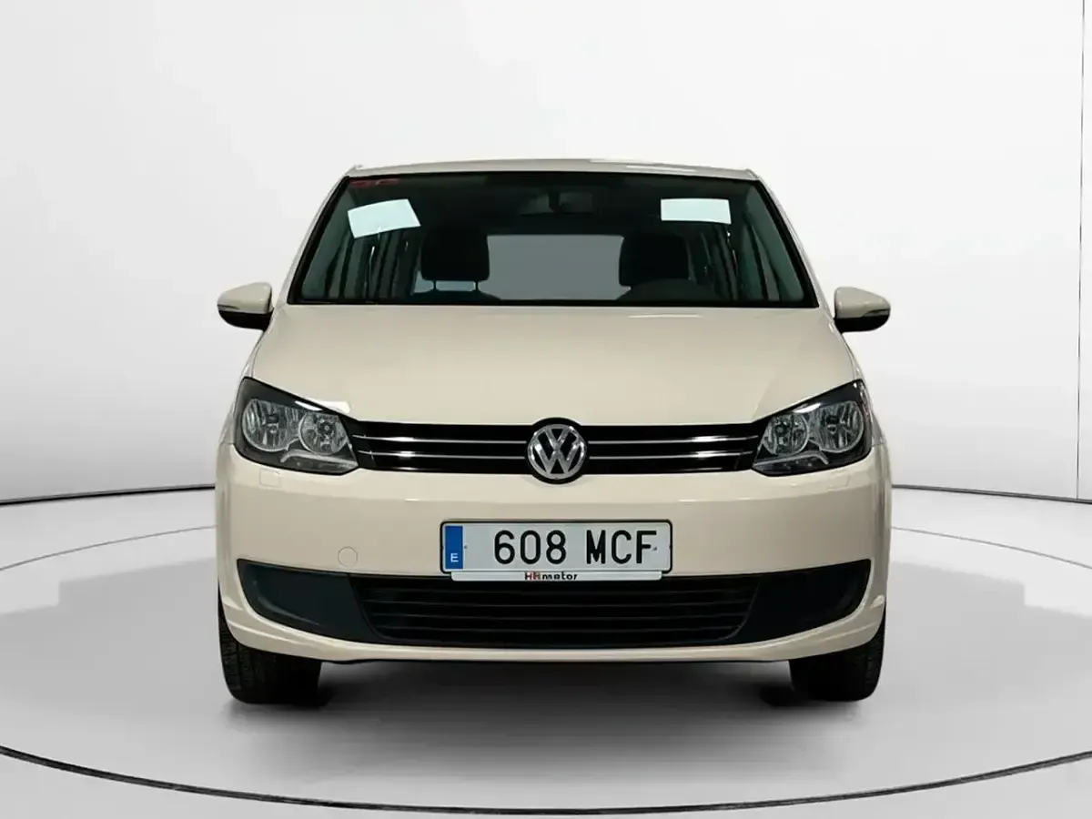Usado VW Touran Advance 150 CV (110 kW) 2016 Beige Monovolumen