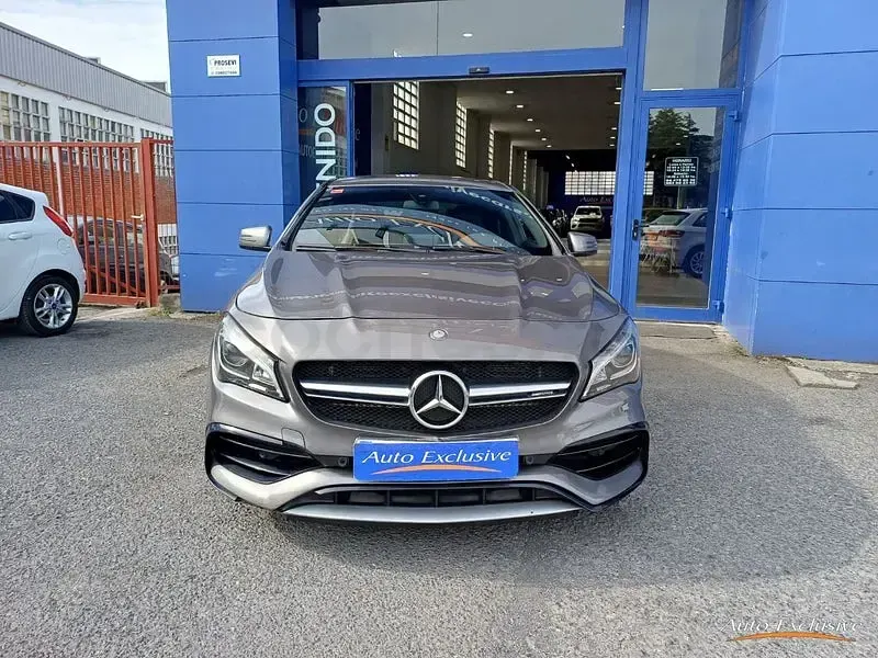 Usado Mercedes CLA45 AMG 381 CV (280 kW) 2016 Gris / plata Berlina