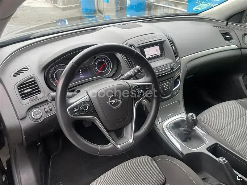 Usado Opel Insignia Selective 136 CV (100 kW) 2017 Negro Familiar