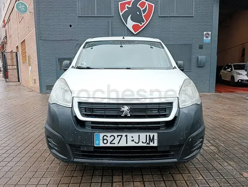 Usado Peugeot Partner Tepee 75 CV (55 kW) 2015 Blanco Monovolumen