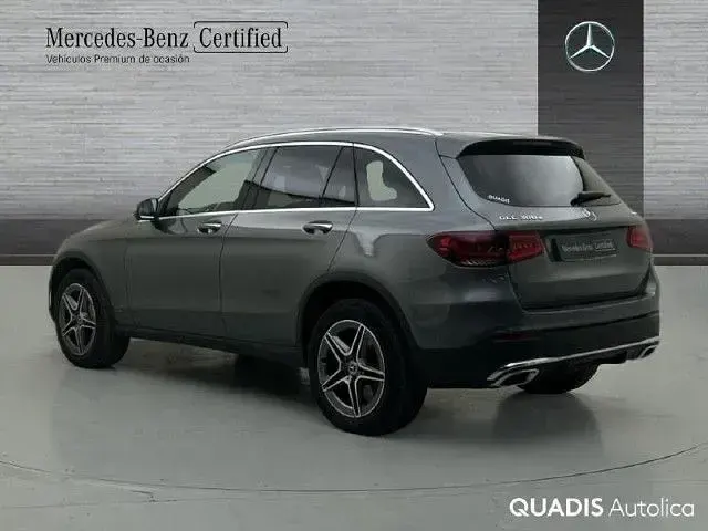Usado Mercedes GLC300e 320 CV (235 kW) 2022 Gris selenita