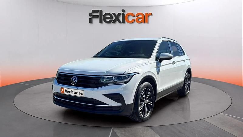 Usado VW Tiguan Life 150 CV (110 kW) 2022 Gris SUV