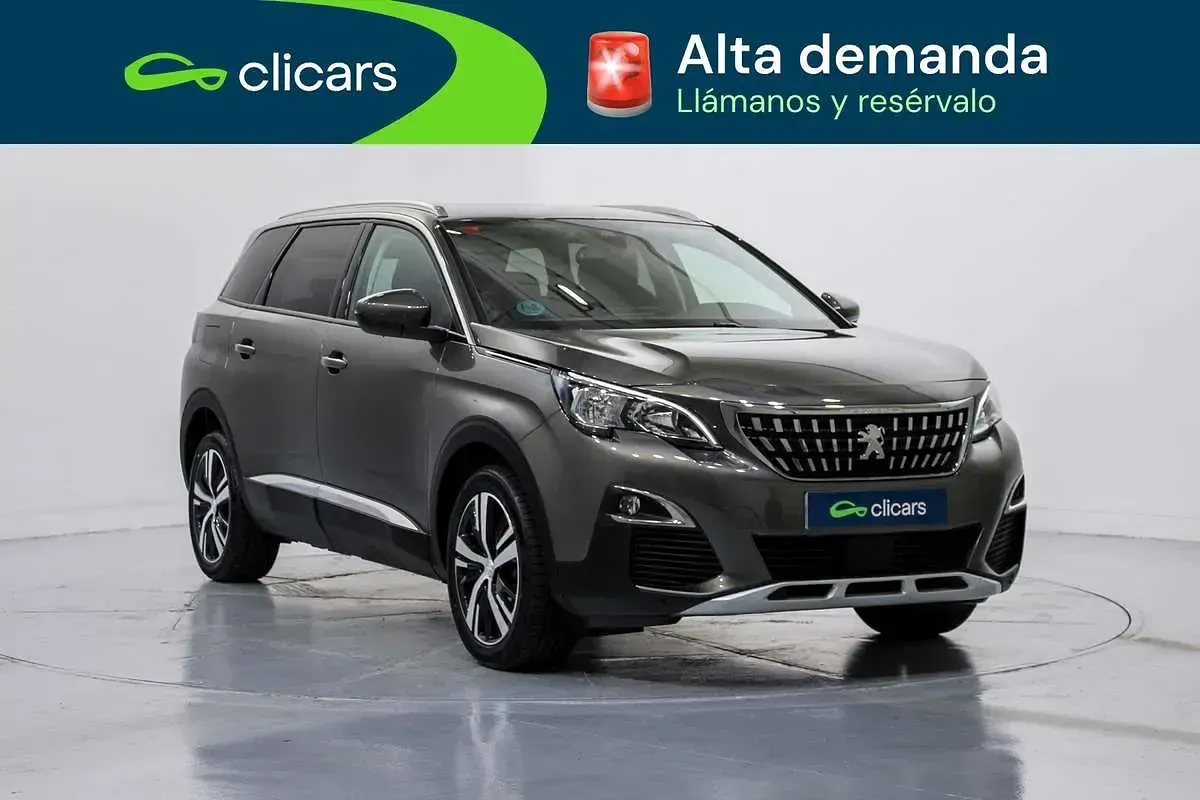 Usado Peugeot 5008 Allure 131 CV (96 kW) 2020 Gris SUV