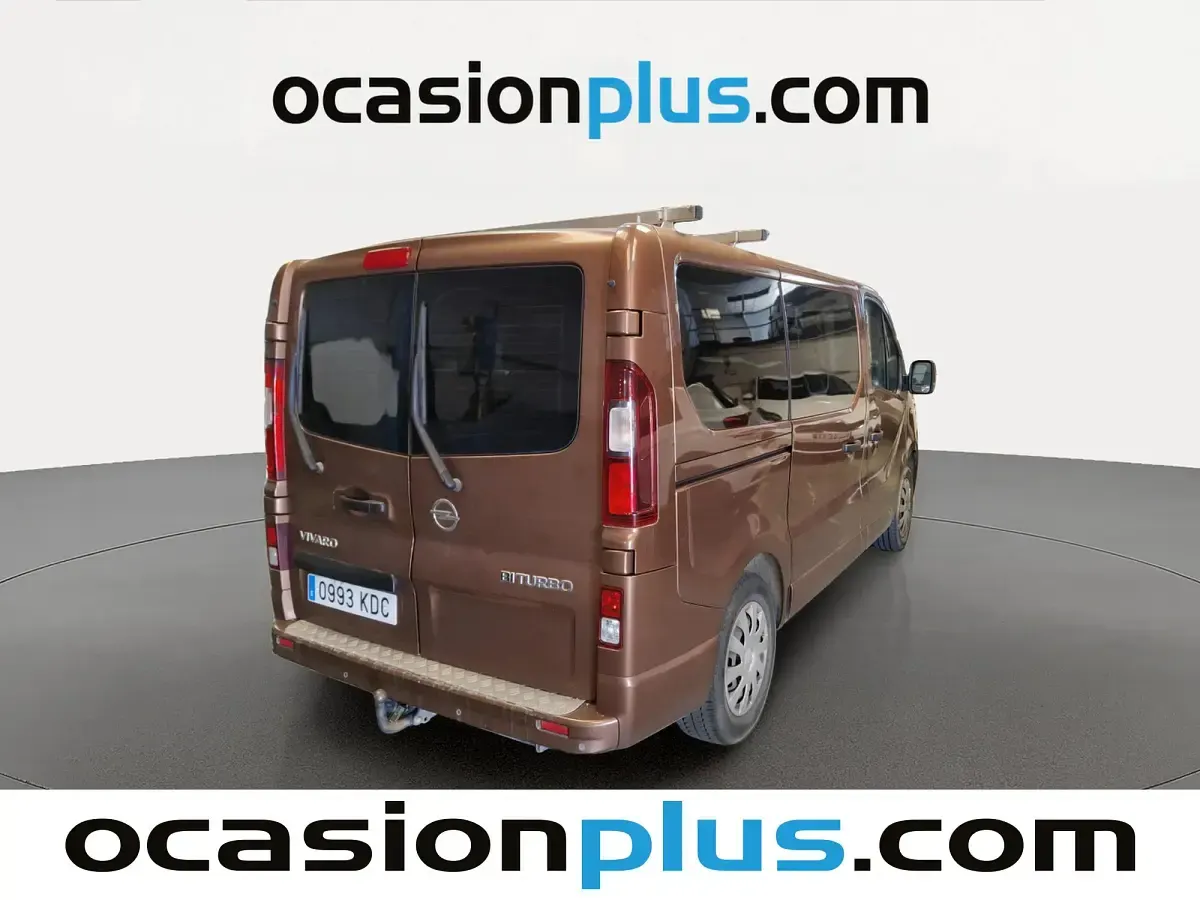Usado Opel Vivaro S 125 CV (91 kW) 2017 Marrón Monovolumen