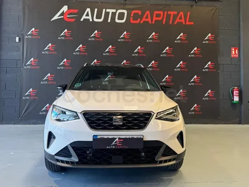 Usado Seat Arona FR 110 CV (80 kW) 2022 Blanco SUV
