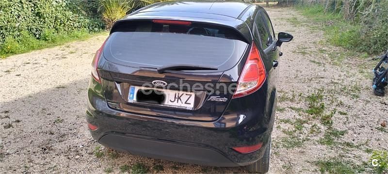 Usado Ford Fiesta Trend 75 CV (55 kW) 2016 Negro Berlina