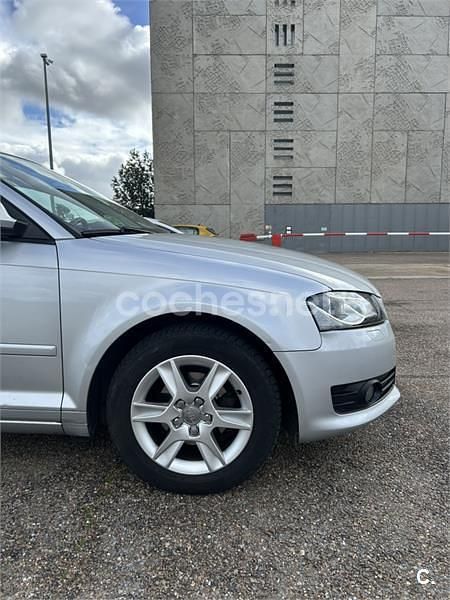 Usado Audi A3 Ambiente 105 CV (77 kW) 2010 Gris / plata Utilitario