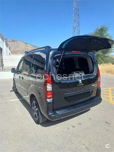 Usado Peugeot Partner Tepee Active 115 CV (84 kW) 2013 Negro Monovolumen