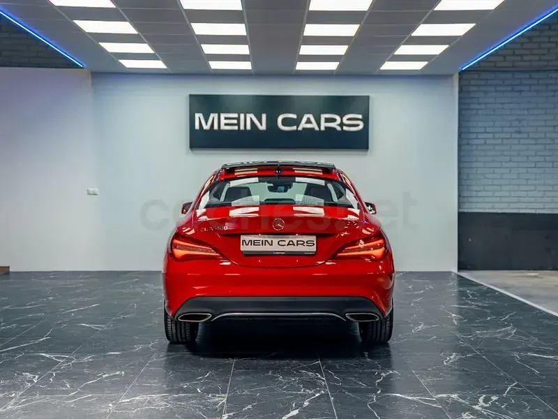 Usado Mercedes CLA200 156 CV (114 kW) 2018 Rojo Coupe