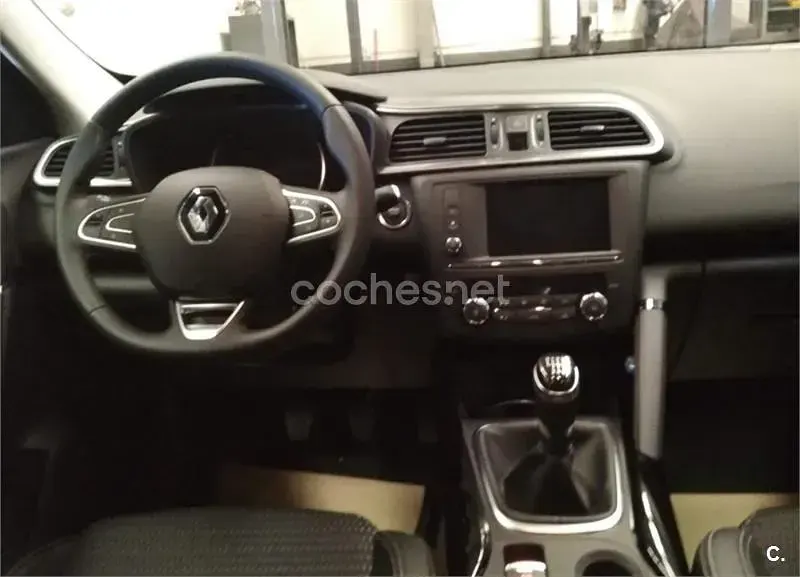 Usado Renault Kadjar LIMITED 110 CV (80 kW) 2019 Rojo SUV