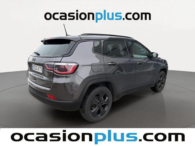 Usado Jeep Compass Night Eagle 120 CV (88 kW) 2019 Gris SUV