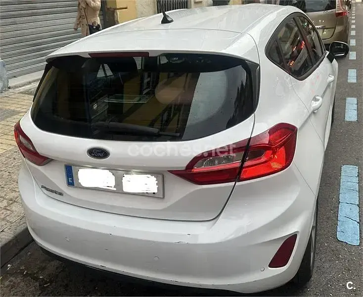 Usado Ford Fiesta Trend 85 CV (62 kW) 2019 Blanco Utilitario