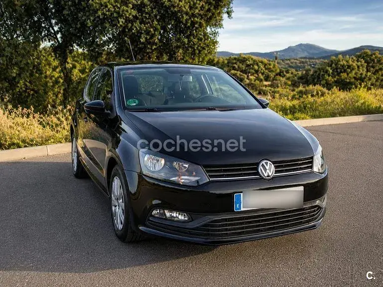Usado VW Polo Edition 75 CV (55 kW) 2016 Negro Berlina