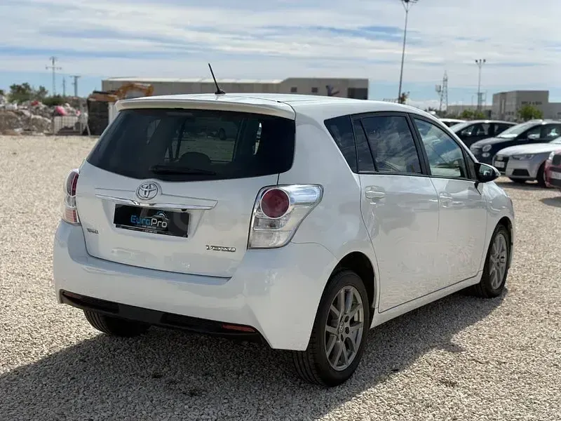 Usado Toyota Verso Advance 124 CV (91 kW) 2014 Blanco Monovolumen