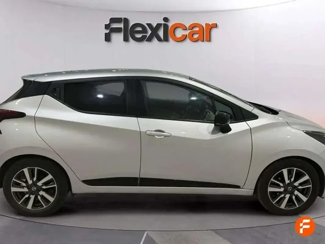 Usado Nissan Micra Acenta 92 CV (67 kW) 2023 Gris Utilitario