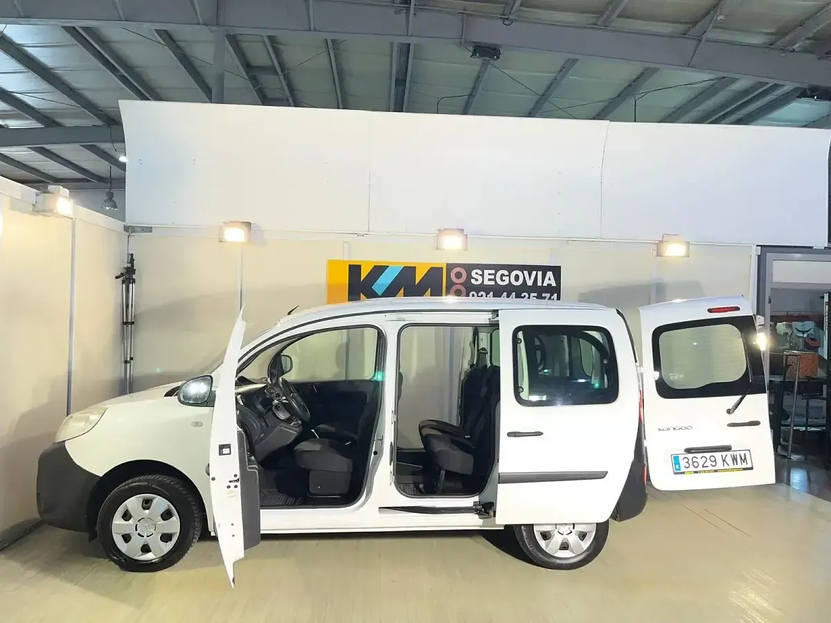 Usado Renault Kangoo 90 CV (66 kW) 2019 Blanco Monovolumen