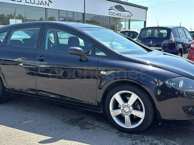 Usado Seat Leon Sport 140 CV (102 kW) 2006 Negro Utilitario