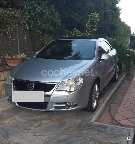 Usado VW Eos Individual 140 CV (102 kW) 2008 Gris / plata Descapotable