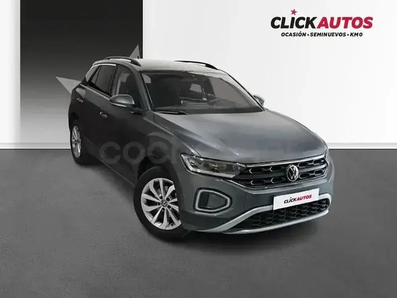Usado VW T-Roc Life 150 CV (110 kW) 2024 Gris / plata SUV