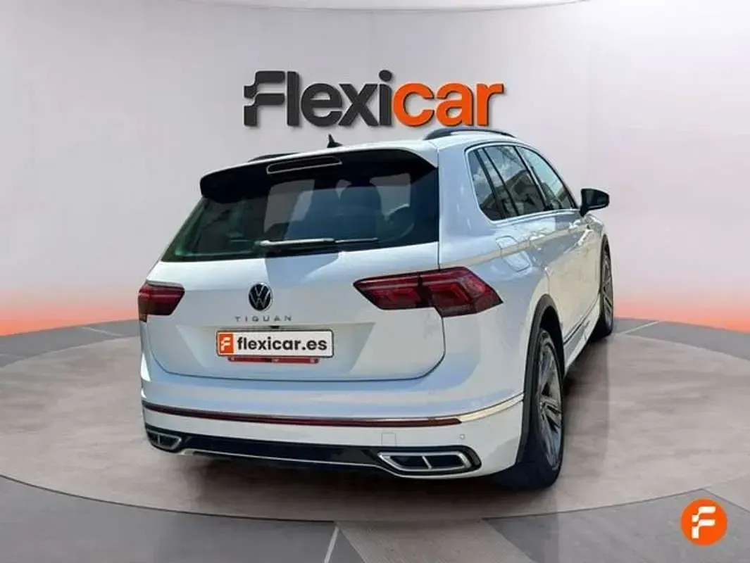 Usado VW Tiguan R-line 150 CV (110 kW) 2023 Blanco SUV