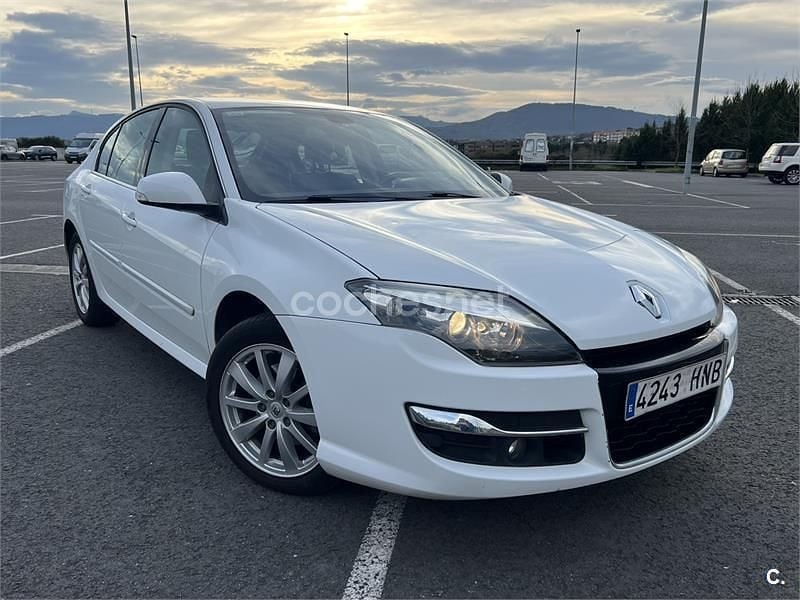 Usado Renault Laguna III Dynamique 130 CV (95 kW) 2012 Blanco Berlina