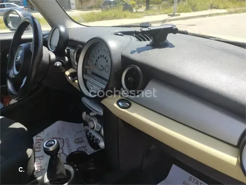 Usado Mini Cooper D Clubman 110 CV (80 kW) 2009 Amarillo Familiar
