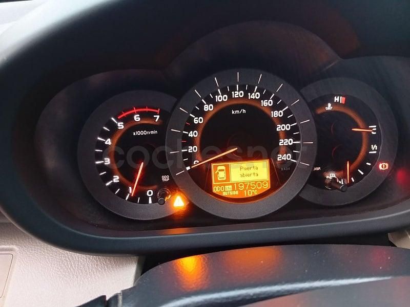 Usado Toyota RAV4 Executive 136 CV (100 kW) 2007 Azul SUV