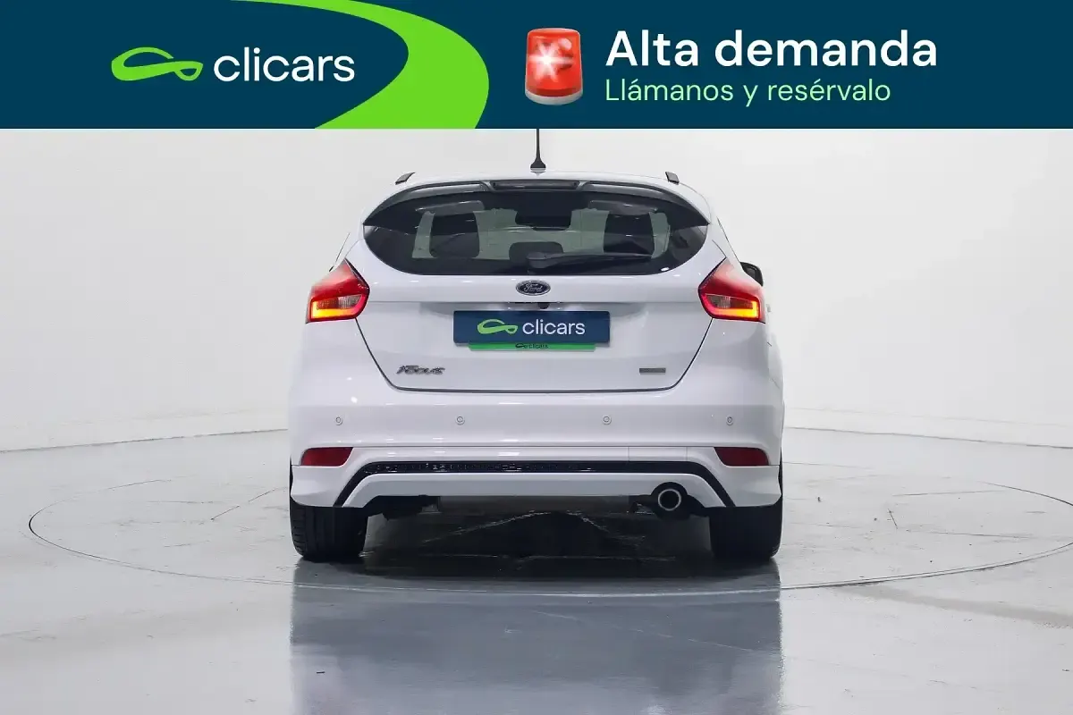 Usado Ford Focus ST-Line 182 CV (133 kW) 2017 Blanco Berlina