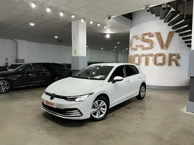 Usado VW Golf VIII Life 111 CV (81 kW) 2022 Blanco Berlina