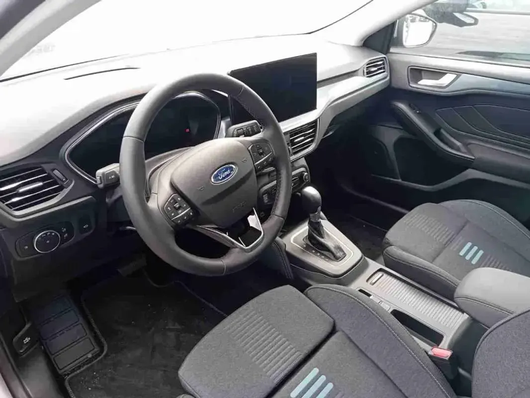 Usado Ford Focus Active X 155 CV (114 kW) 2024 Gris Familiar