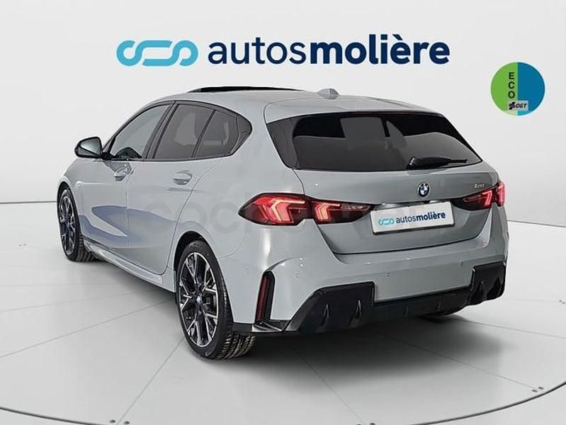 Usado BMW 120 Comfort Edition 170 CV (125 kW) 2025 Gris / plata Utilitario