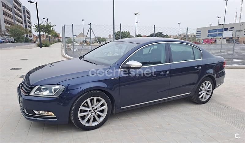 Usado VW Passat Highline 160 CV (117 kW) 2011 Azul Familiar