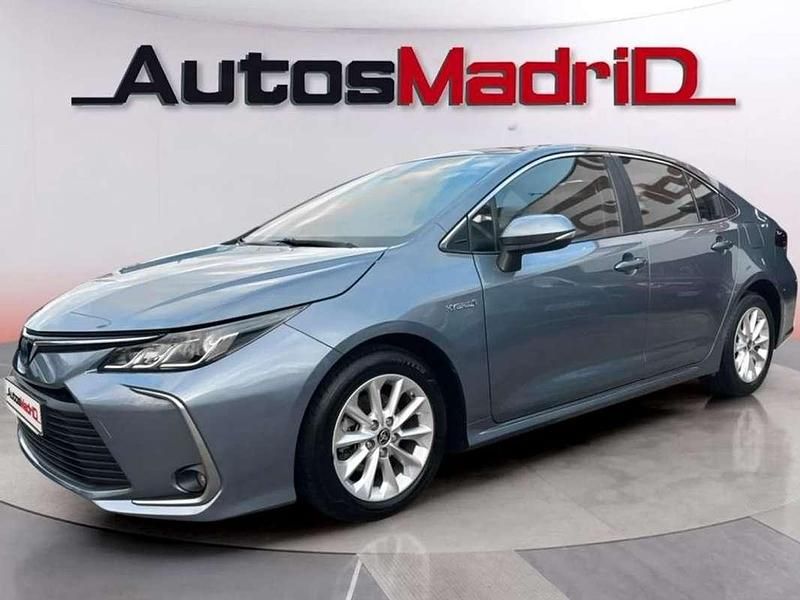 Usado Toyota Corolla Advance 122 CV (89 kW) 2021 Gris Berlina