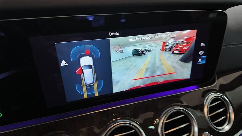 Rojo Usado 2022 Mercedes 300 Familiar | 42.990 € - Imagen 1/4