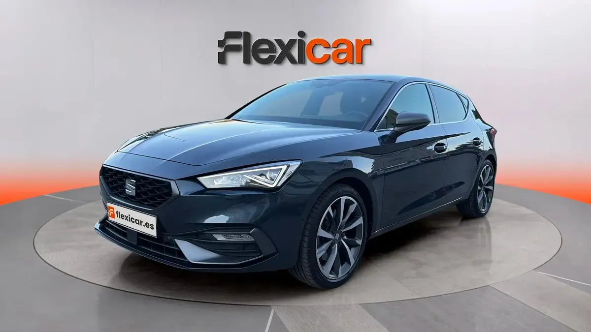 Usado Seat Leon FR 150 CV (110 kW) 2020 Gris Berlina