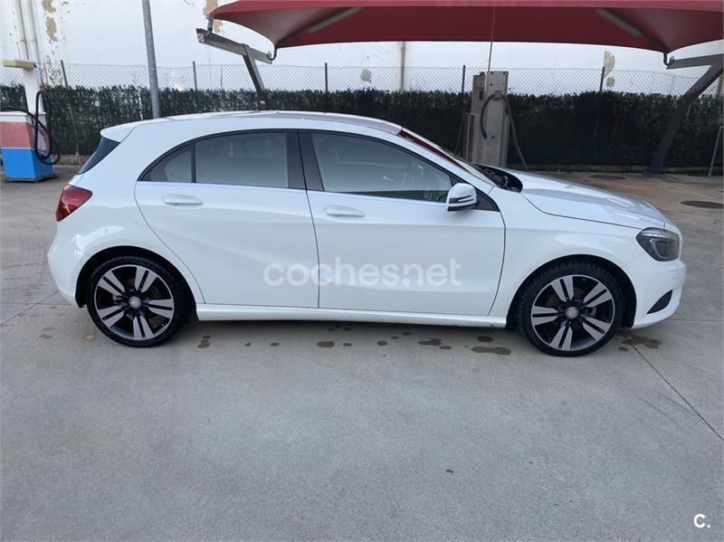 Blanco Usado 2014 Mercedes A180 Urban Berlina | 15.100 € (Precio justo) - Imagen 1/4