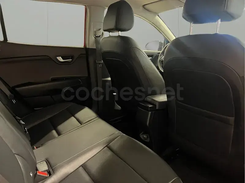 Usado Kia Stonic 120 CV (88 kW) 2019 Rojo SUV