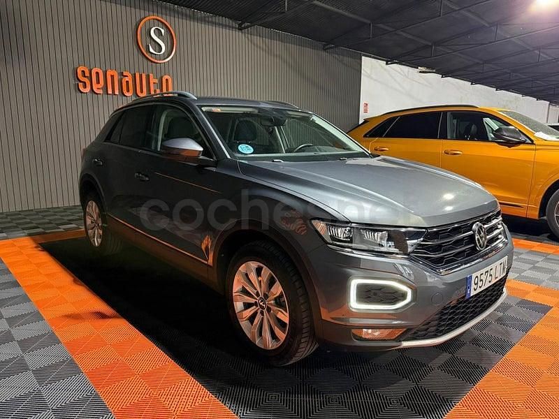 Usado VW T-Roc Advance 150 CV (110 kW) 2021 Gris / plata SUV
