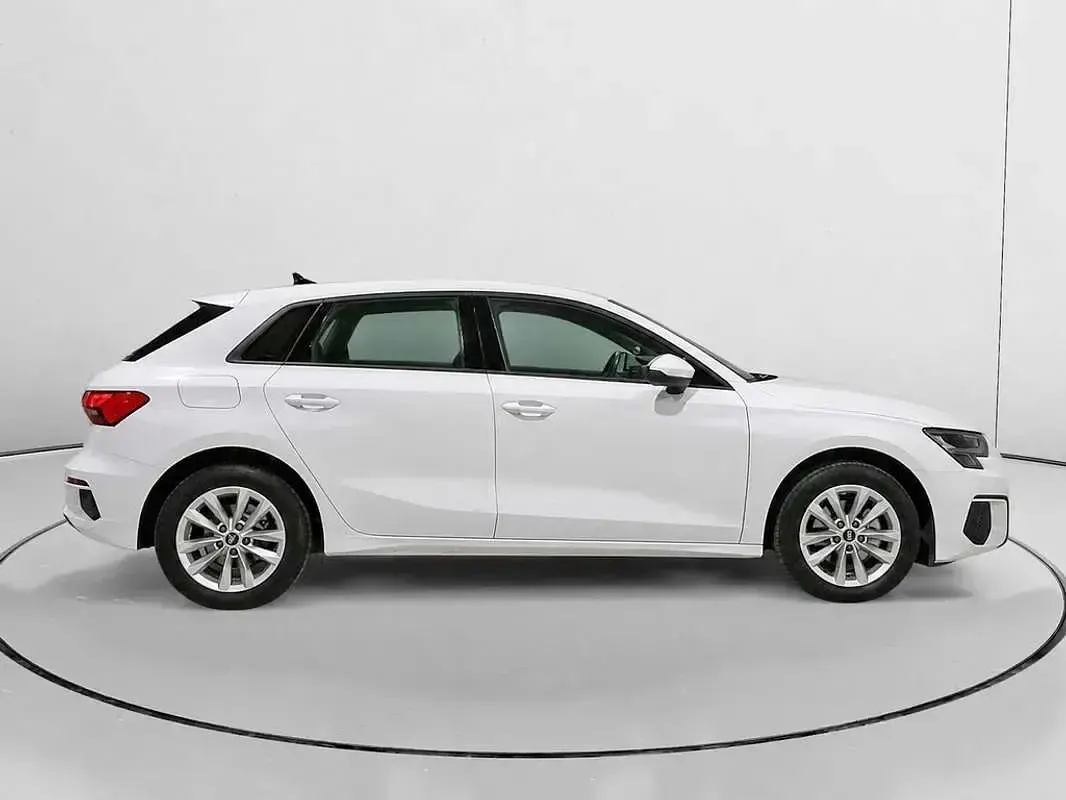 Usado Audi A3 Sportback 116 CV (85 kW) 2024 Blanco Utilitario