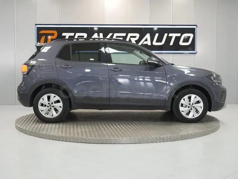 Usado VW T-Cross Life 116 CV (85 kW) 2024 Gris / plata SUV