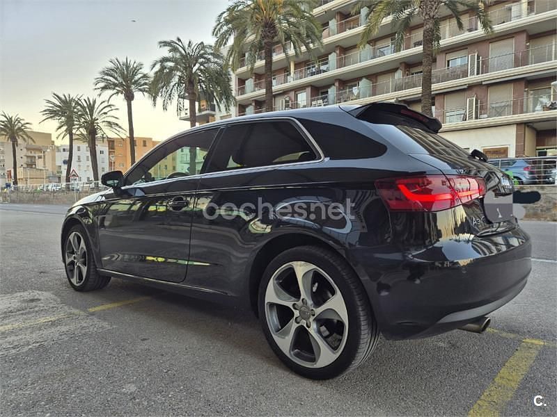 Usado Audi A3 Attraction 105 CV (77 kW) 2013 Negro Berlina