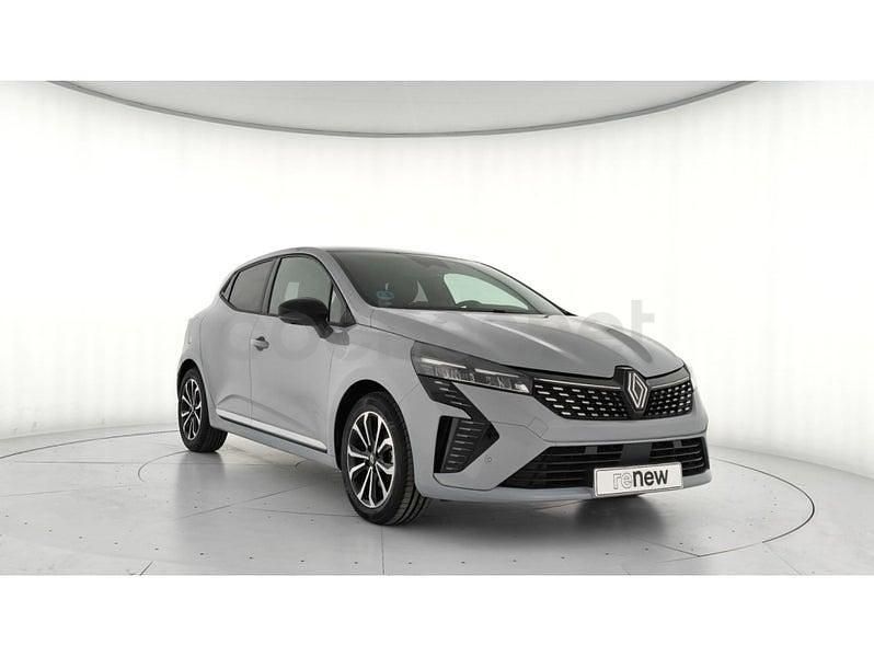 Usado Renault Clio V Techno 143 CV (105 kW) 2025 Gris / plata Berlina