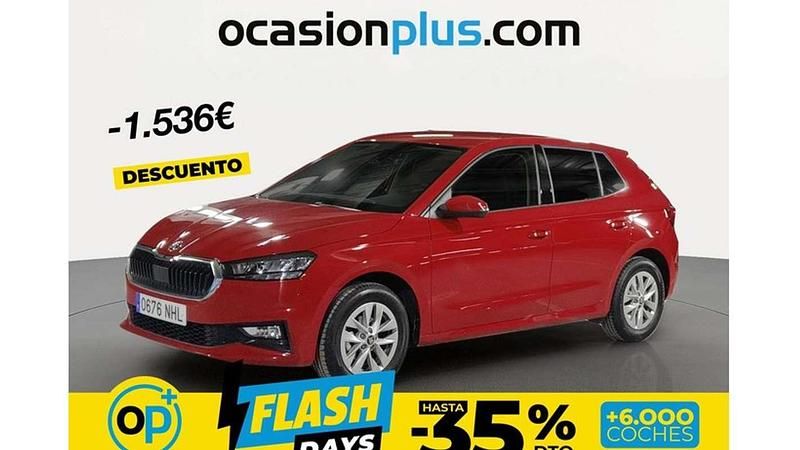 Usado Skoda Fabia Selection 95 CV (69 kW) 2025 Rojo Utilitario