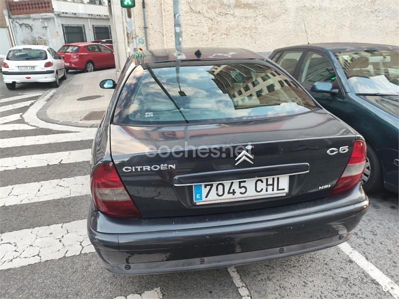 Negro Usado 2003 Citroën C5 Exclusive Berlina | 1999 € - Imagen 1/3